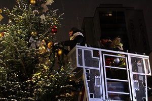 Weihnachts-Baumschmücken auf dem Mehringplatz 2023